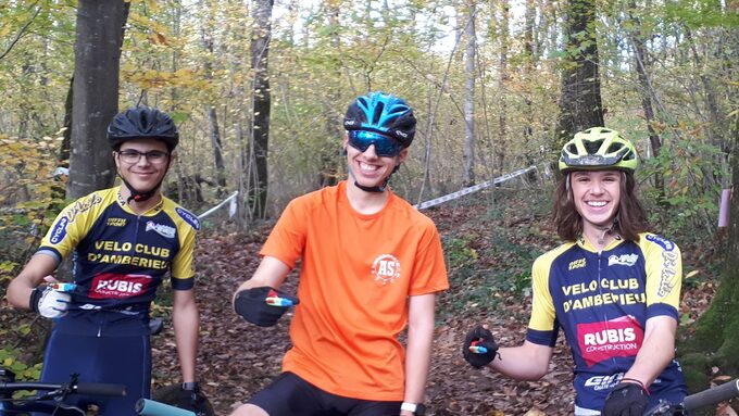 Thomas SEBAIHI (1G6), Antoine ZANOLIN (TG4) et Anatole BESNARD (1G4)